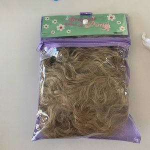 INH Shayla Pony Tail in Honey Blonde